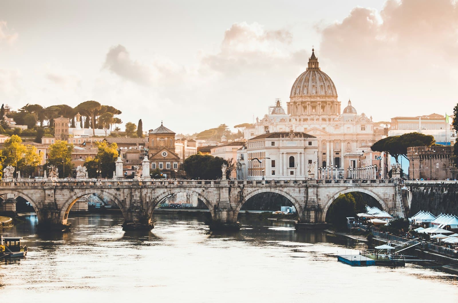 Rome Audio Walking Tour: Trastevere to the Colosseum